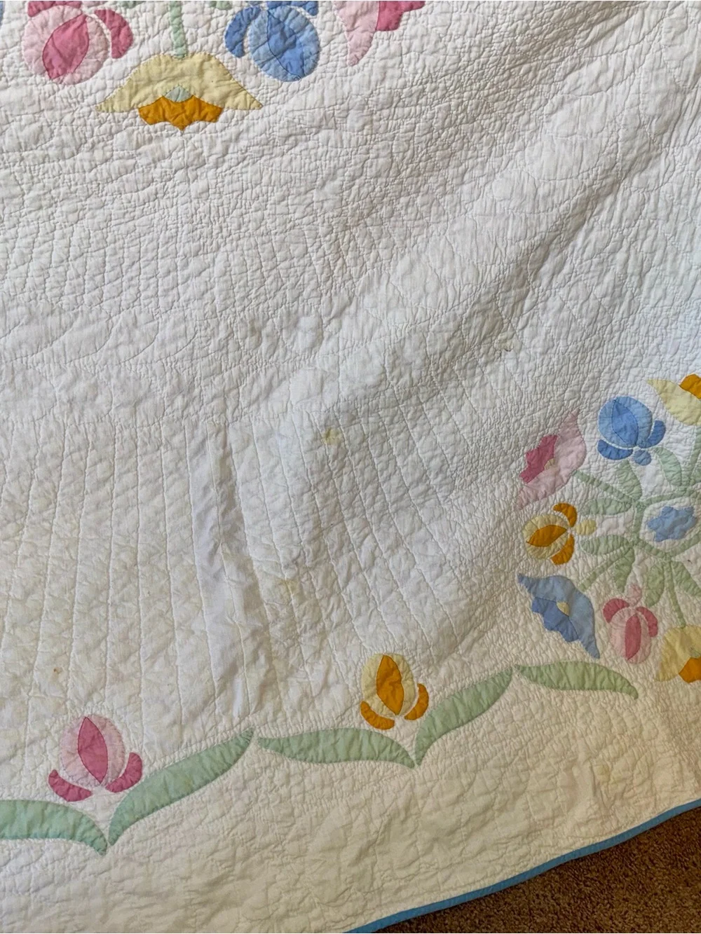 Vintage 1950’s Hand Stitched Flower Appliqué Quilt 83x72